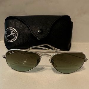 Authentic Ray-Ban Aviator glasses with case